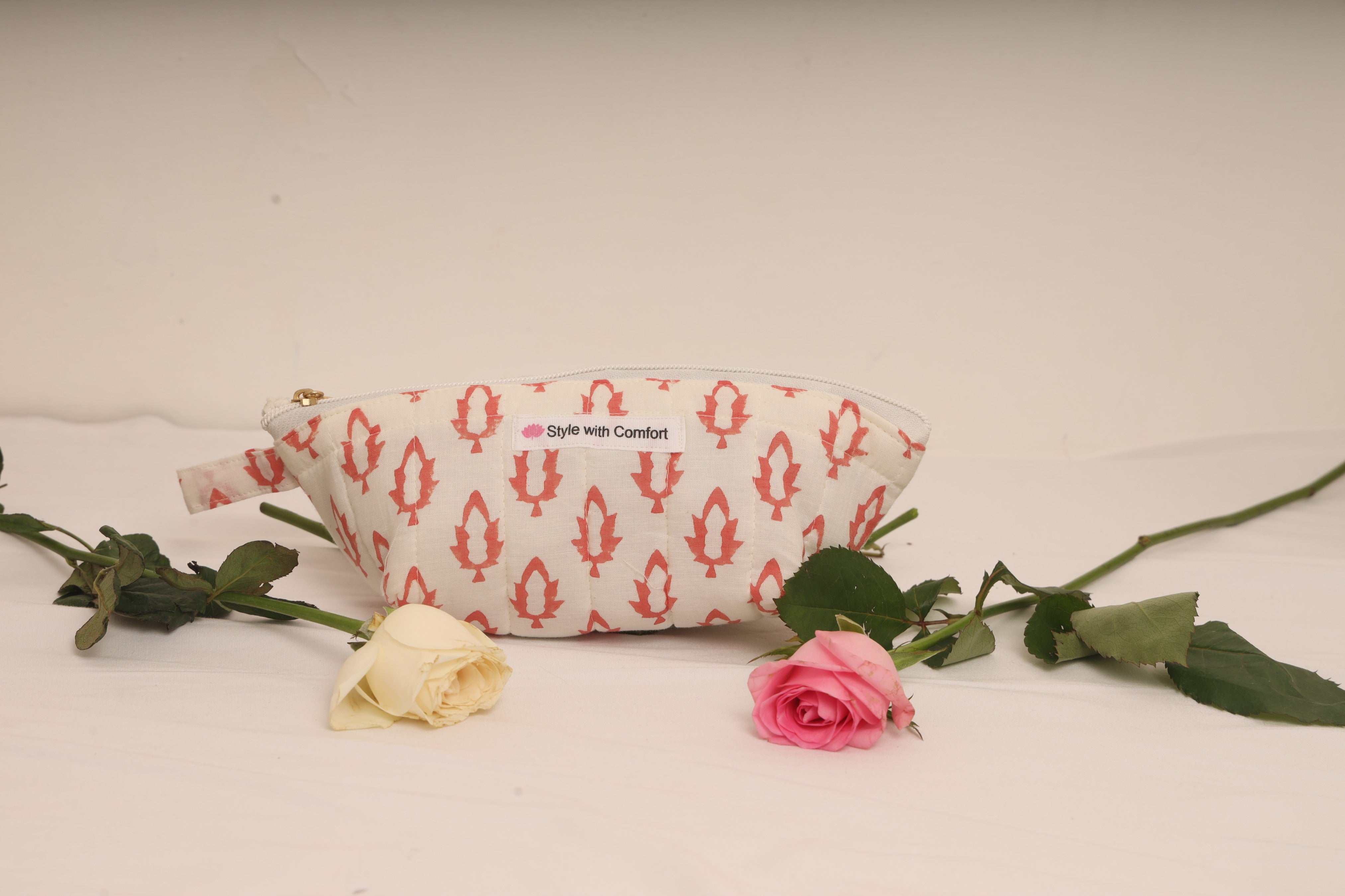 🌸 Handcrafted Cotton Quilted Cosmetic Pouch – Travel & Everyday Organizer