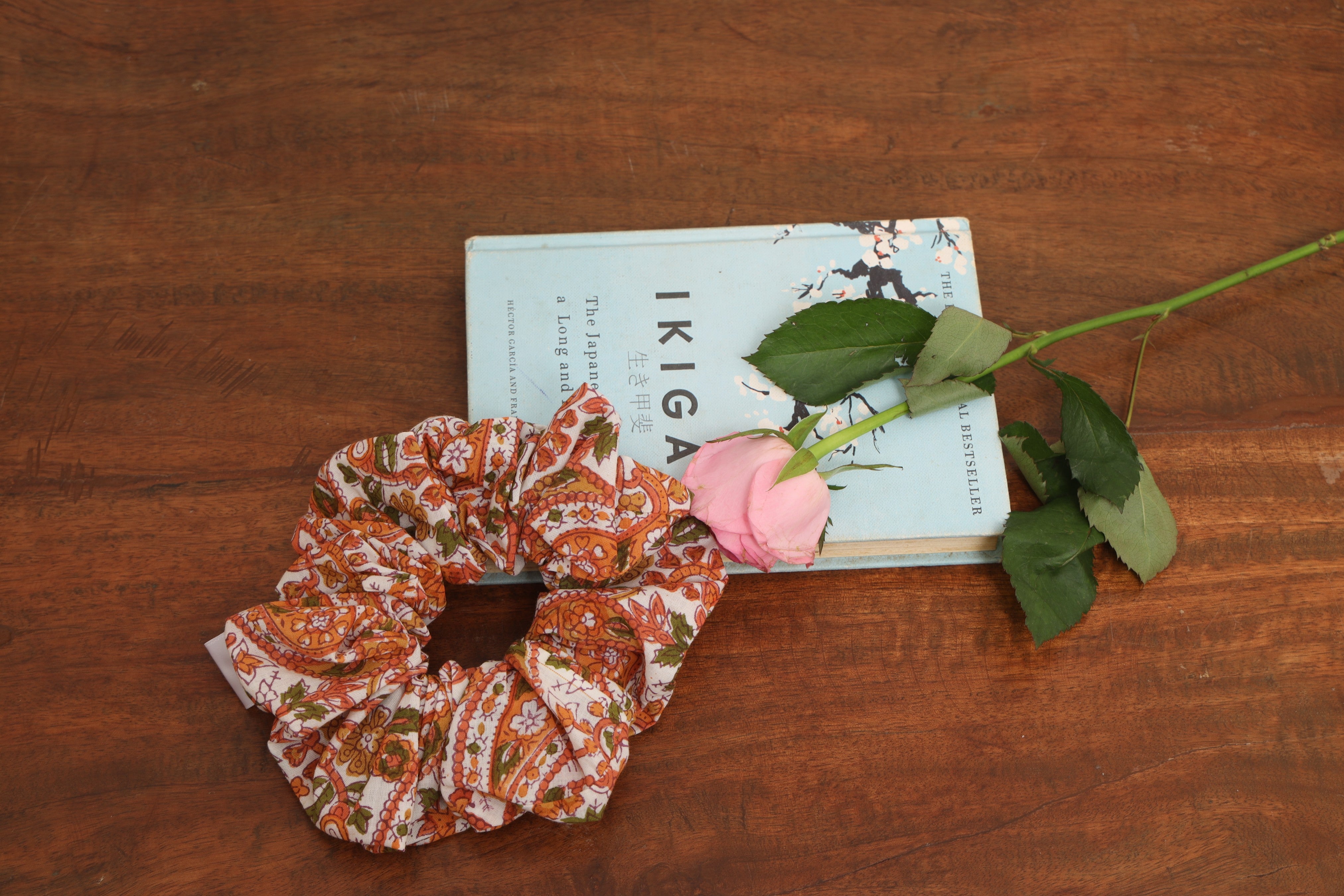 Handblock Cotton Scrunchie – Rust Floral Print
