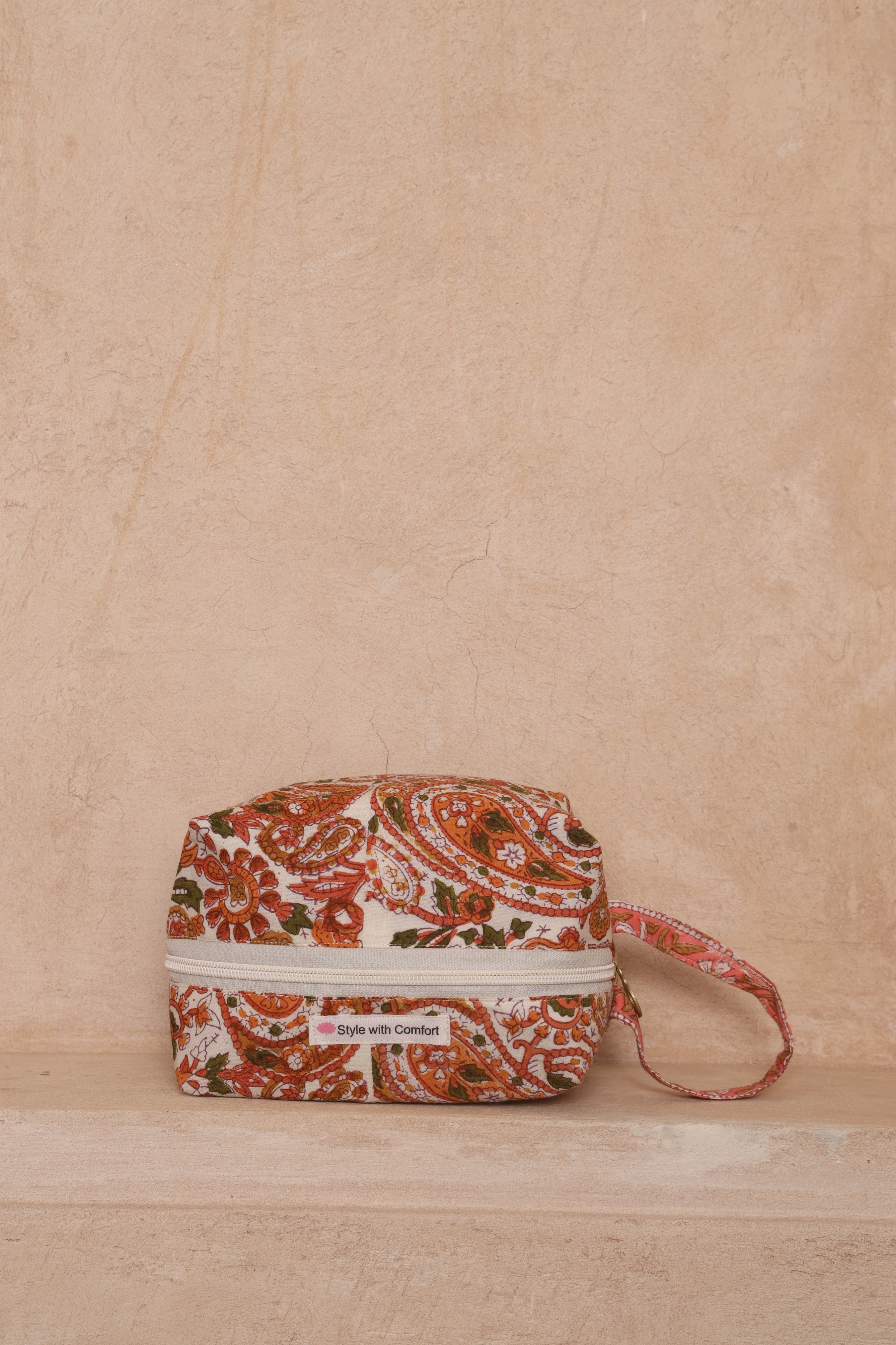 🔥 Handblock Quilted Cotton Travel Pouch – Style Meets Everyday Utility